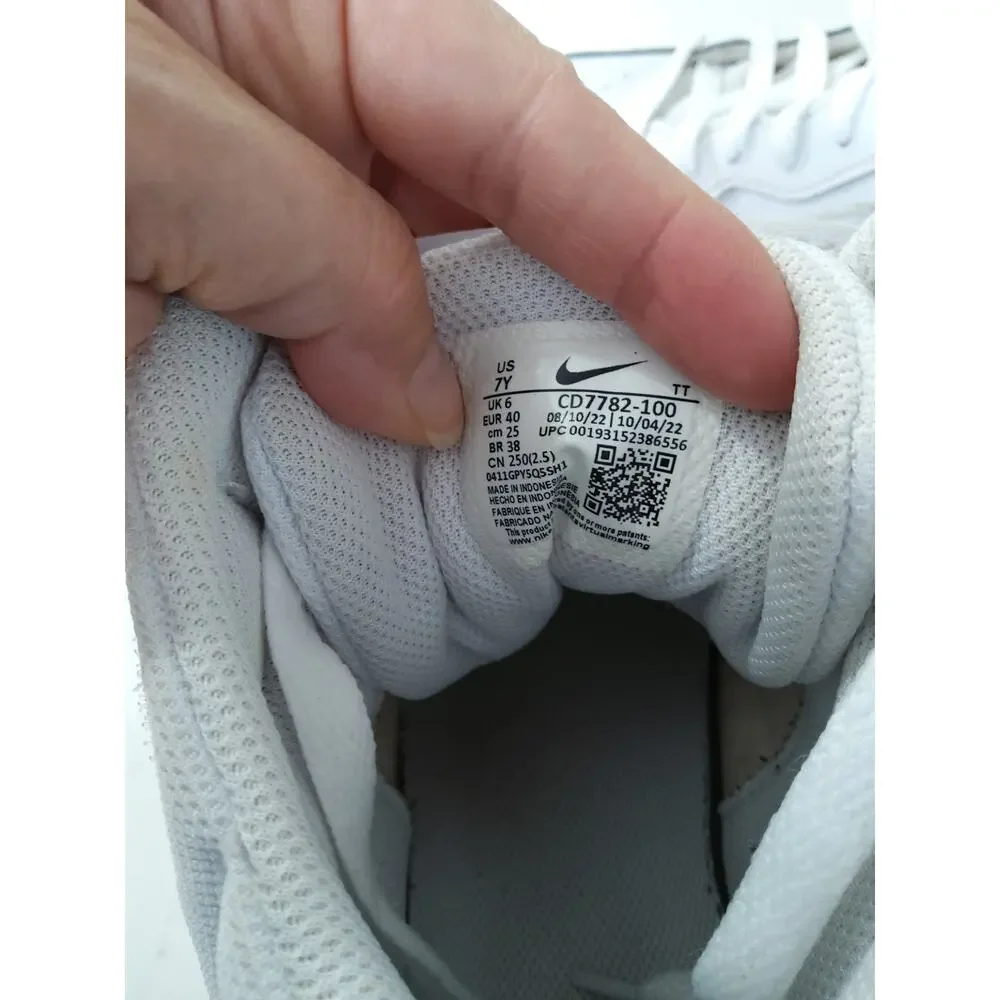 Nike Air Court Borough Mid 2 basketball athletic shoe Triple White 7Y/M-8.5 W - Picture 6 of 7